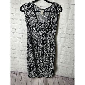Motherhood Maternity‎ Black and White Abstract Print Wrap Dress